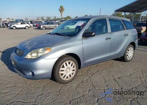 2006 Toyota Corolla Matrix Xr z USA, uszkodzony, nr VIN 2T1KR32E66C556630
